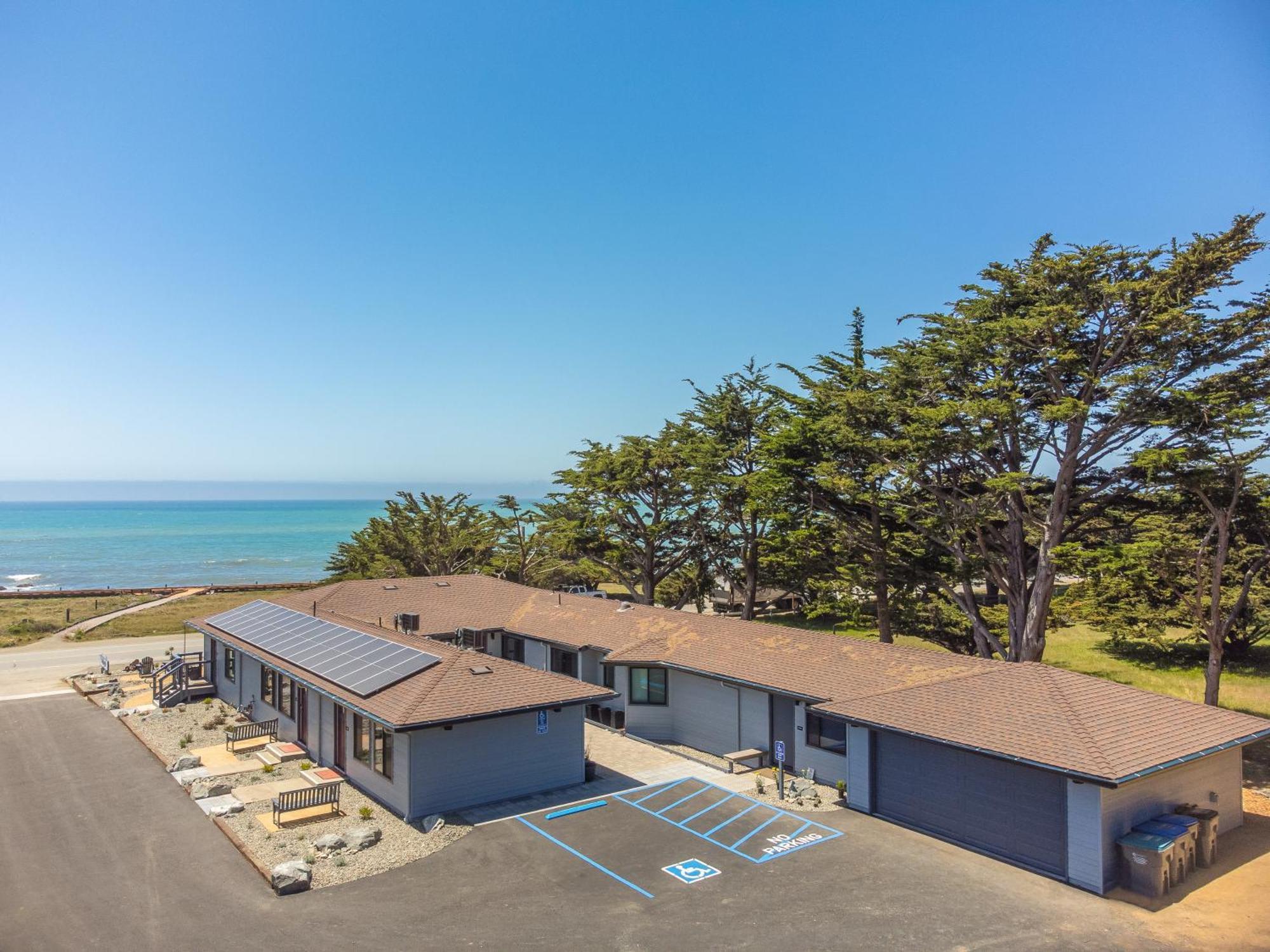 Windrush Inn - Cambria Exteriör bild