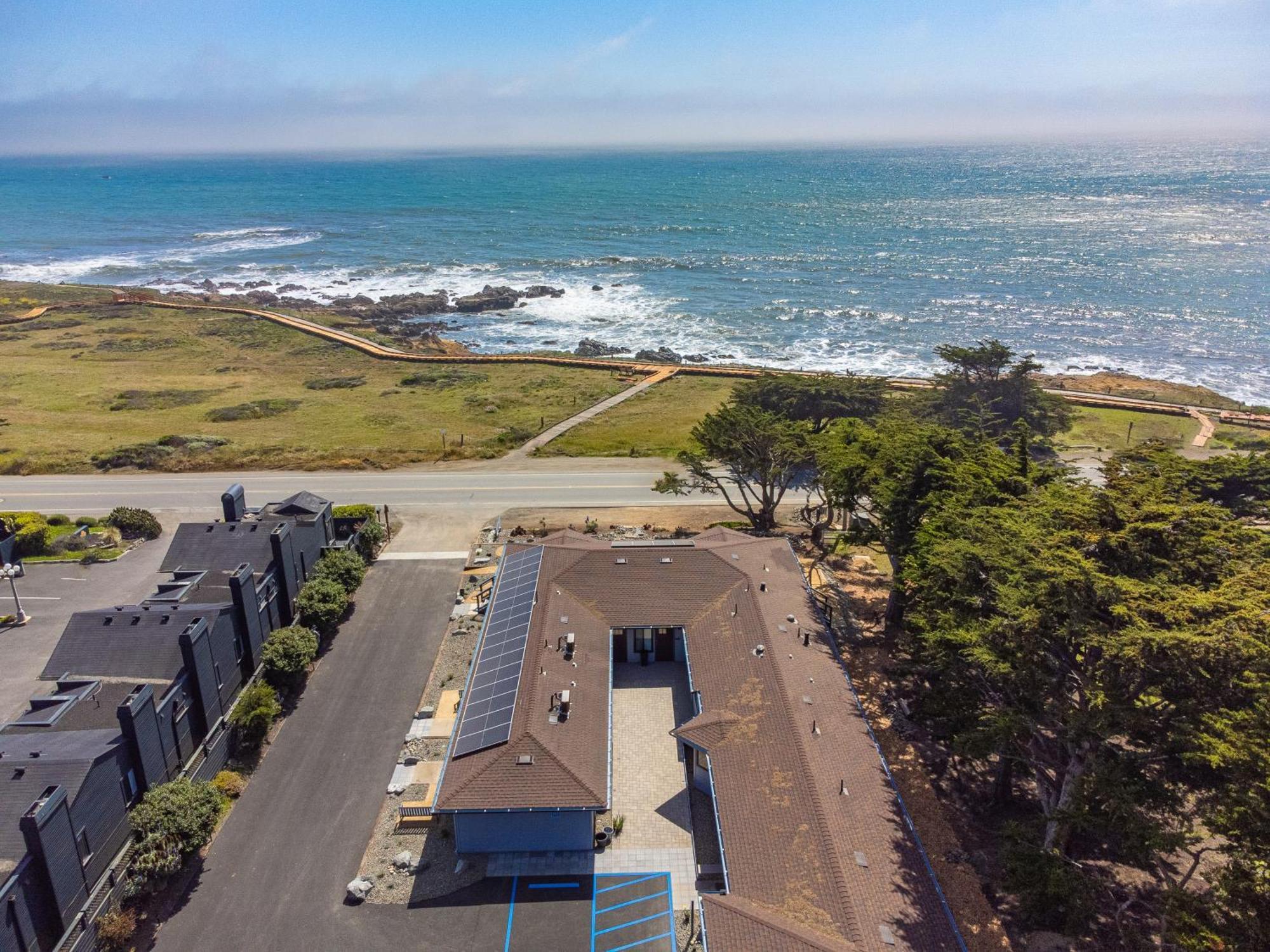 Windrush Inn - Cambria Exteriör bild